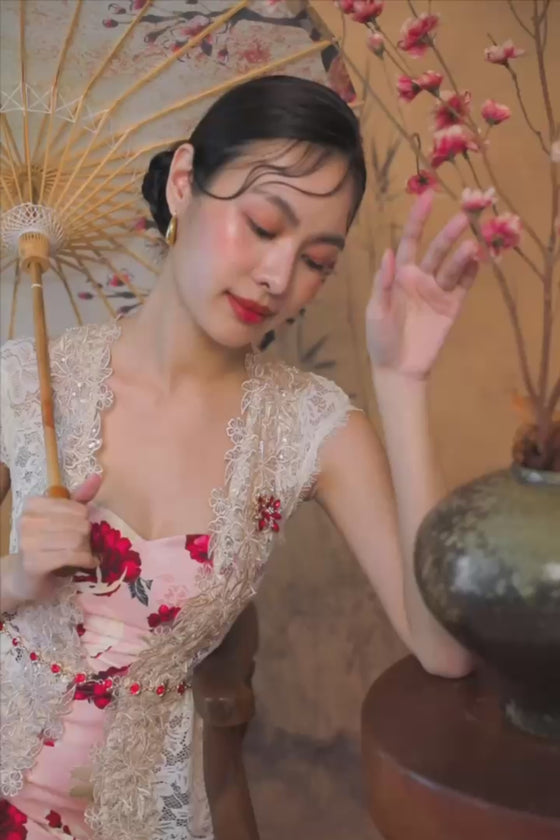 Koi Kebaya