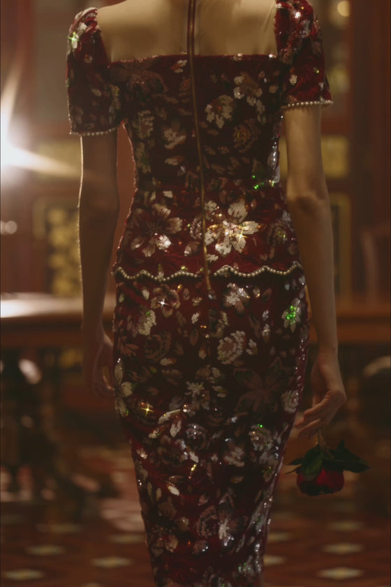 Camelia Qipao (Maroon)