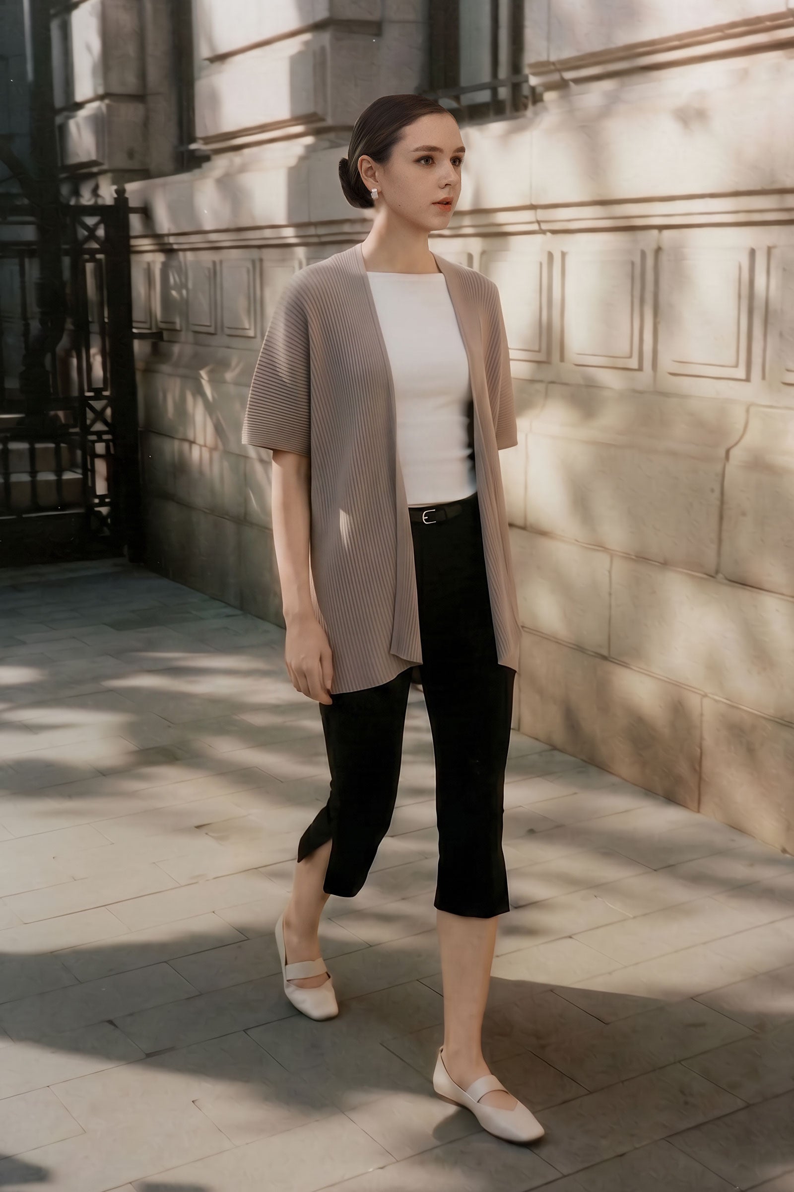 Sienne Belted Capri Pants (Black)