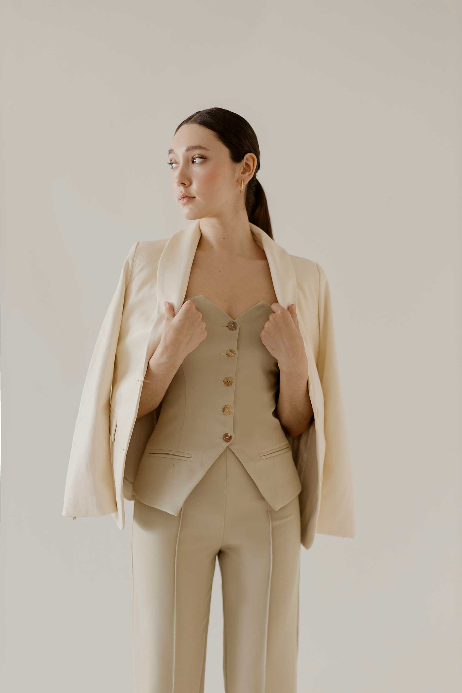 Dakiezia Jacket (Ivory)