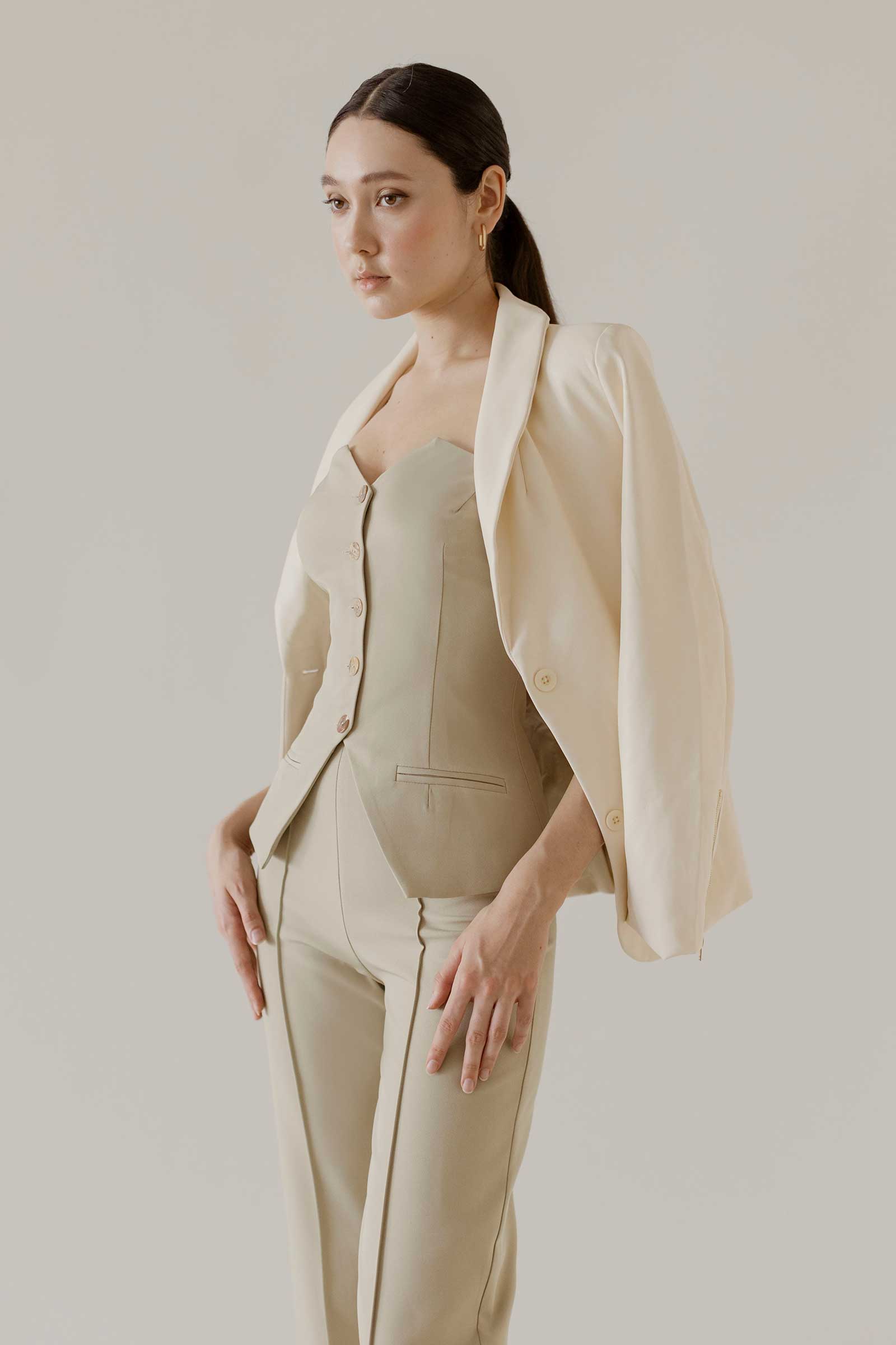 Dakiezia Jacket (Ivory)