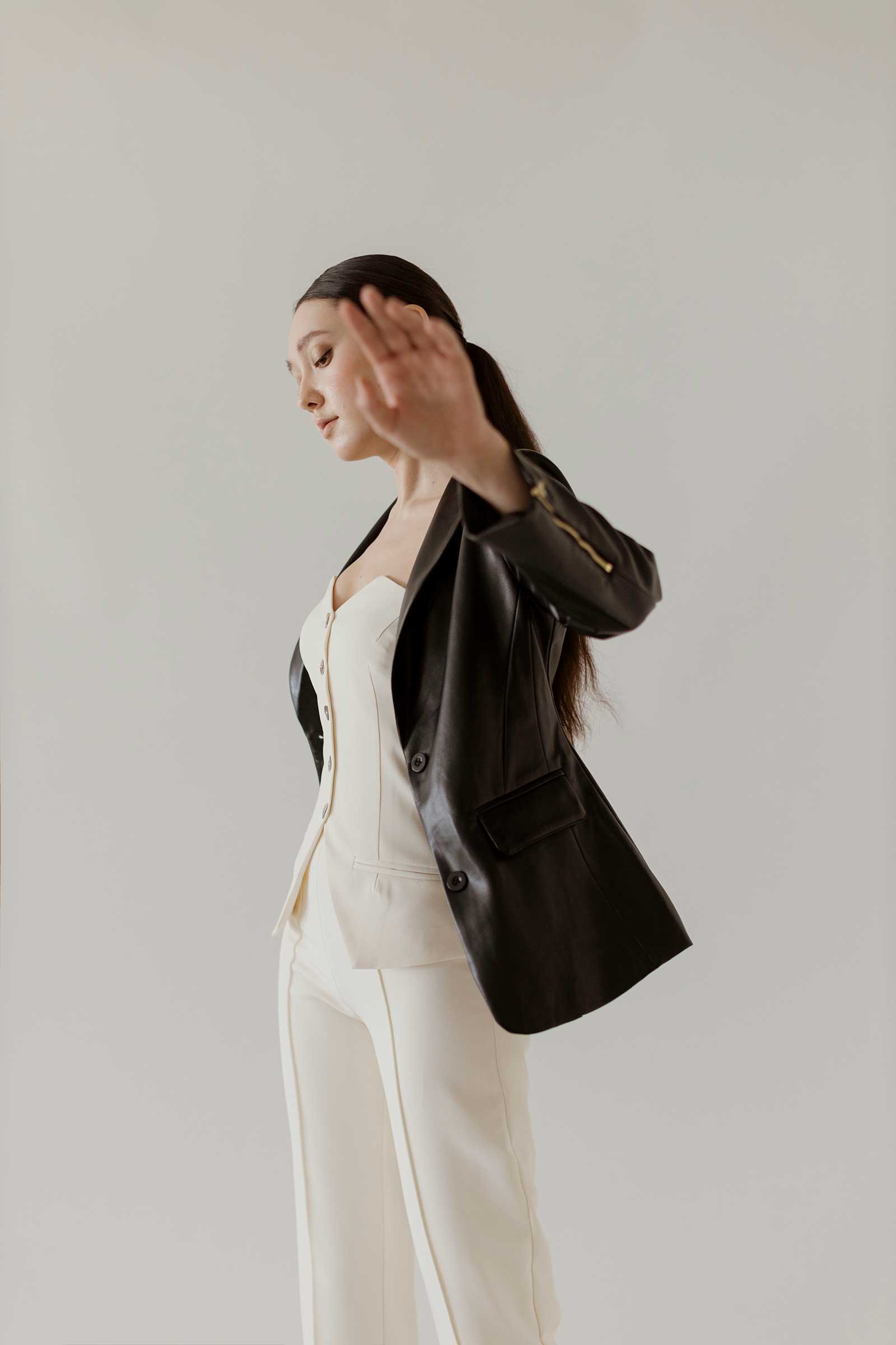 Dakiezia Jacket (Black)