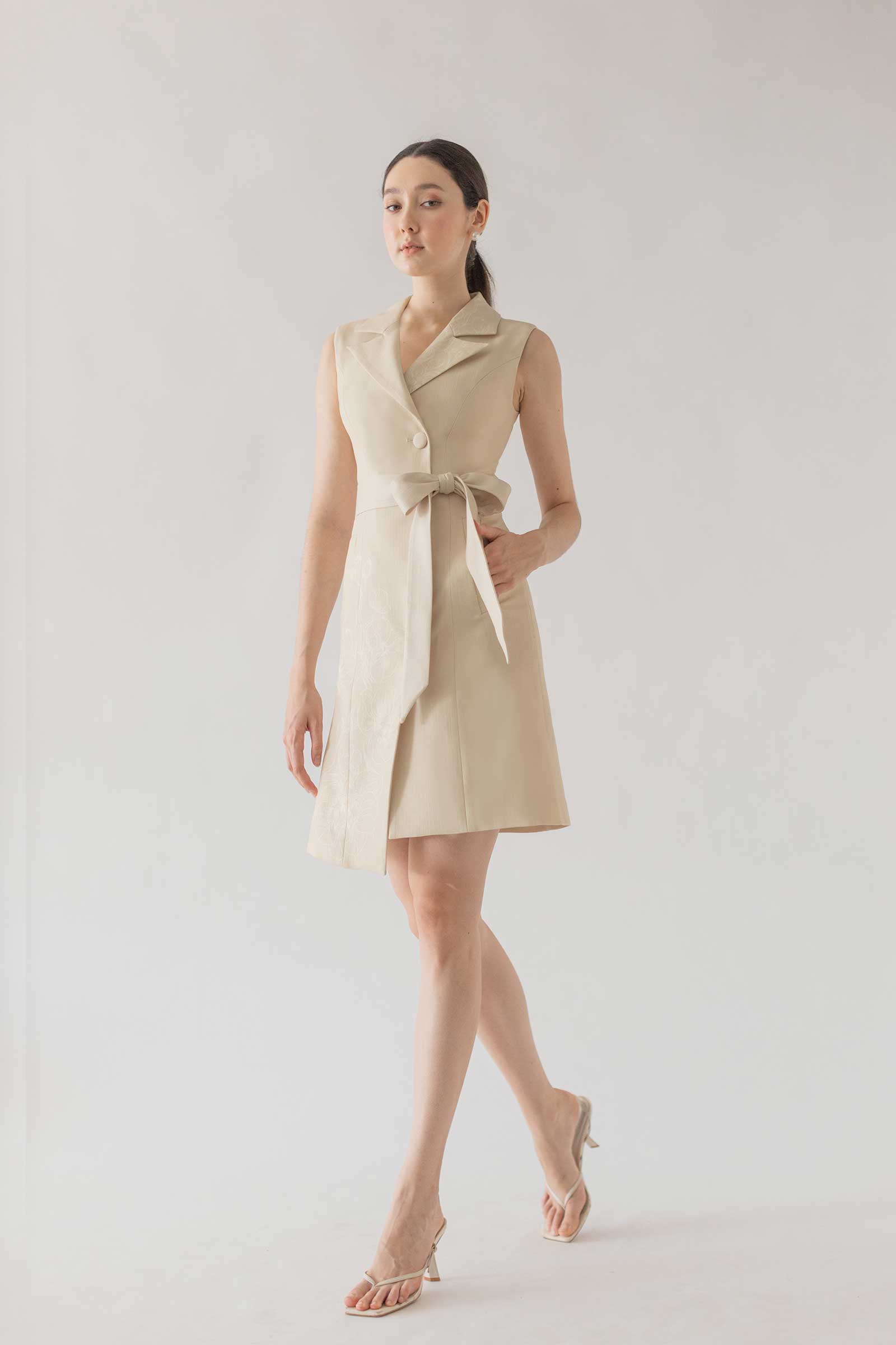 Resilience VestDress (Champagne)