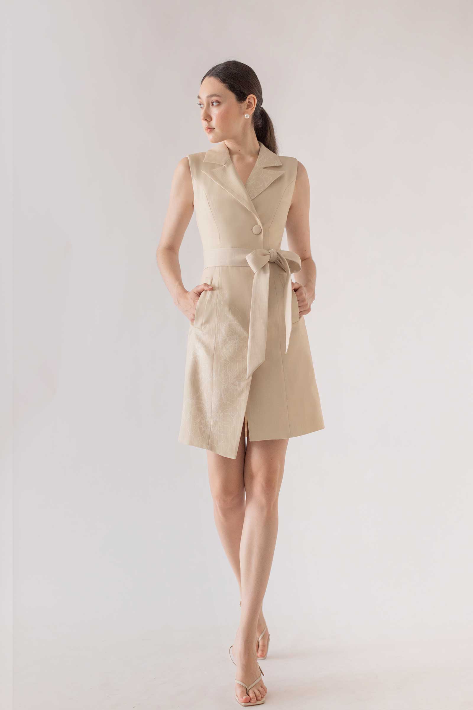 Resilience VestDress (Champagne)