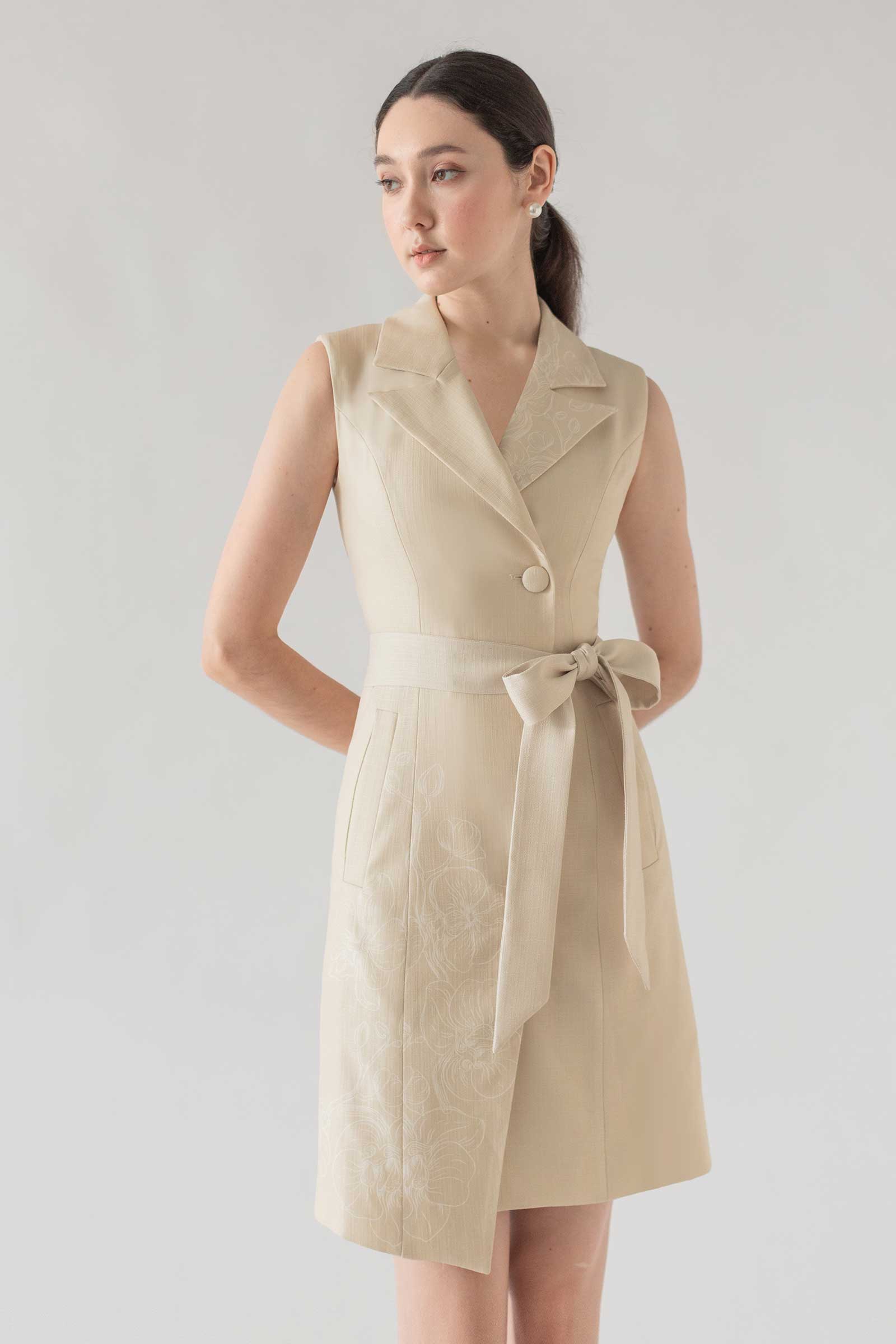 Resilience VestDress (Champagne)